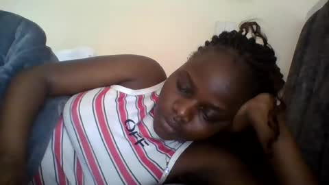 Snapshot of ebony_tasha chatting on July 16, 5:35 am tasha online show from July 16, 5:35 am