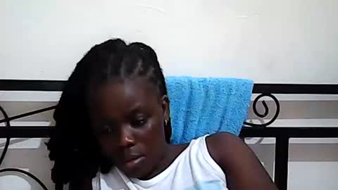 Snapshot of ebony_vellyn20 chatting on February 25, 7:18 am ebony_vellyn20 online show from February 25, 7:18 am