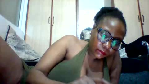 Snapshot of ebonybussy chatting on December 28, 9:42 am MAMITO online show from December 28, 9:42 am
