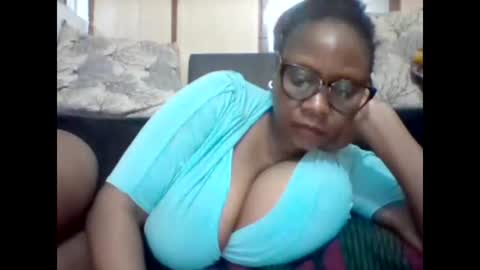 Snapshot of ebonybussy chatting on December 29, 11:07 am MAMITO online show from December 29, 11:07 am