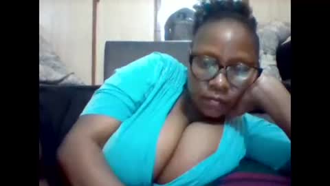 Snapshot of ebonybussy chatting on December 29, 10:25 pm MAMITO online show from December 29, 10:25 pm