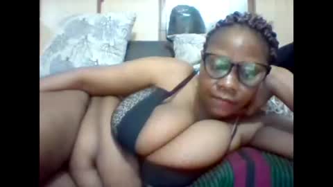 Snapshot of ebonybussy chatting on March 5, 11:06 am MAMITO online show from March 5, 11:06 am