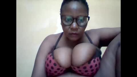 Snapshot of ebonybussy chatting on September 13, 10:37 am MAMITO online show from September 13, 10:37 am