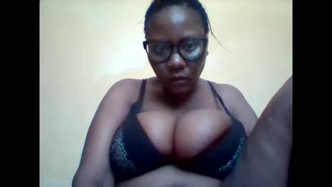Snapshot of ebonybussy chatting on September 15, 10:48 am MAMITO online show from September 15, 10:48 am