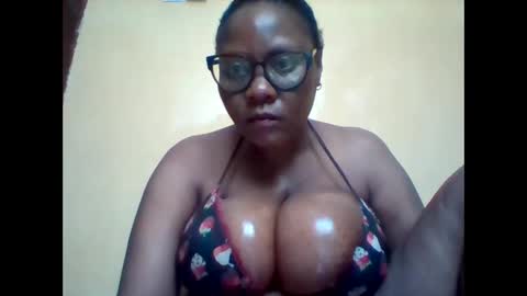 Snapshot of ebonybussy chatting on September 24, 8:28 am MAMITO online show from September 24, 8:28 am