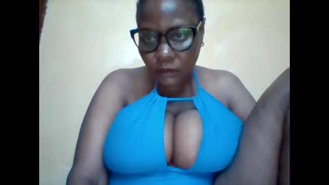 Snapshot of ebonybussy chatting on September 25, 8:51 am MAMITO online show from September 25, 8:51 am