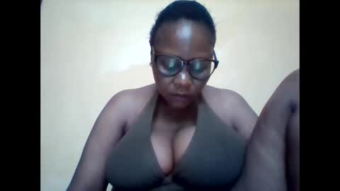 Snapshot of ebonybussy chatting on September 26, 9:13 am MAMITO online show from September 26, 9:13 am