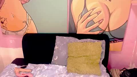 Snapshot of ebonycherryxxx chatting on December 15, 9:45 am Lyn online show from December 15, 9:45 am