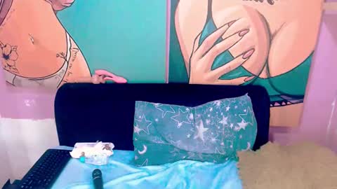 Snapshot of ebonycherryxxx chatting on December 17, 10:34 am Lyn online show from December 17, 10:34 am