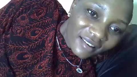 Snapshot of ebonycutegal4 chatting on October 17, 9:06 pm MELLEN online show from October 17, 9:06 pm