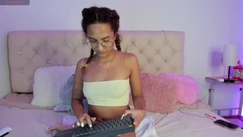 Queen Ebony online show from December 16, 5:27 am