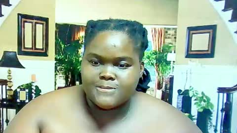 ebonyhotbuns4u2luv online show from February 12, 10:24 am