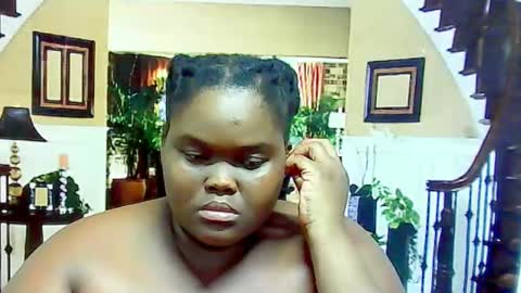 ebonyhotbuns4u2luv online show from February 12, 10:04 pm