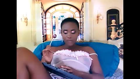 Snapshot of ebonyolive69 chatting on December 3, 11:46 pm Cindy online show from December 3, 11:46 pm