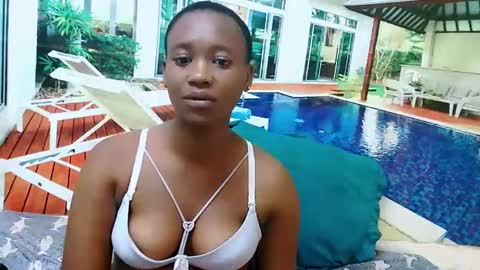 Snapshot of ebonyolive69 chatting on December 12, 10:56 am Cindy online show from December 12, 10:56 am