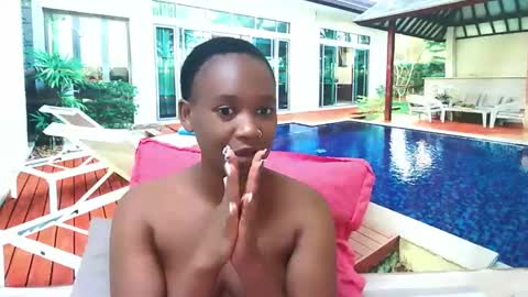 Snapshot of ebonyolive69 chatting on December 19, 5:51 am Cindy online show from December 19, 5:51 am