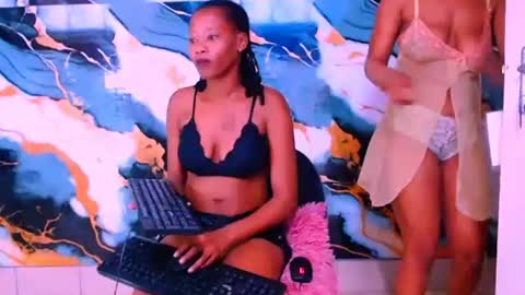 ebonypretty4u online show from September 25, 8:40 am