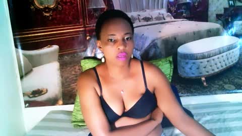 Snapshot of ebonyseductionz chatting on January 15, 12:09 am Zammy online show from January 15, 12:09 am