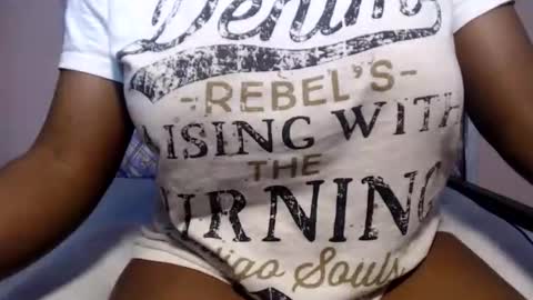 Snapshot of ebonysmiles00 chatting on May 31, 6:31 pm ebonysmiles00 online show from May 31, 6:31 pm