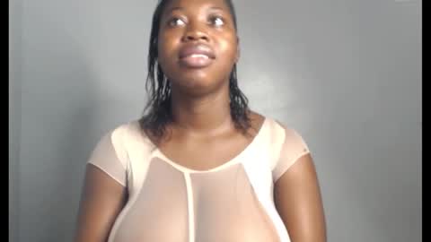Snapshot of ebonyx_dripqueen chatting on November 9, 6:33 am Loveth online show from November 9, 6:33 am