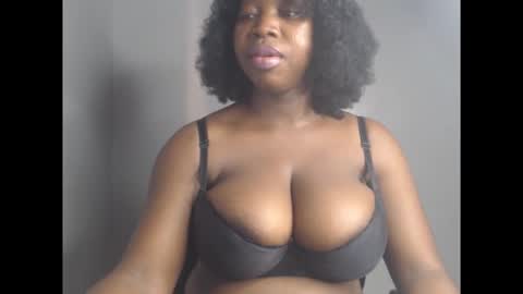 Snapshot of ebonyx_dripqueen chatting on November 25, 6:46 am Loveth online show from November 25, 6:46 am
