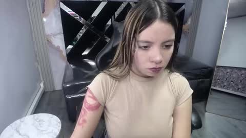 Snapshot of eco_deluna_v chatting on February 2, 1:10 pm Hi Stream 800am to 200pm online show from February 2, 1:10 pm