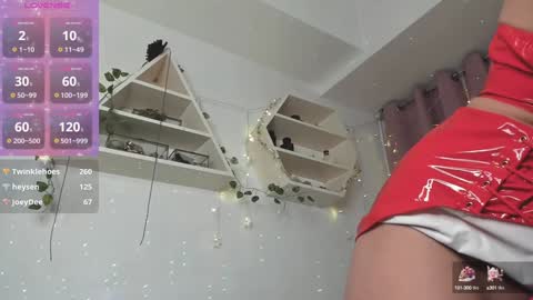 Snapshot of eden_heaven chatting on December 20, 4:53 am Eden Heaven online show from December 20, 4:53 am