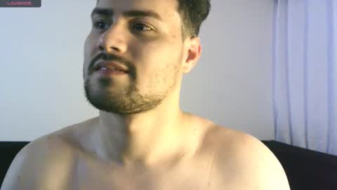 Snapshot of edgaroos chatting on February 14, 10:17 am ZohanMohamed online show from February 14, 10:17 am