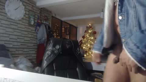 edgarram83 online show from December 19, 2:07 am