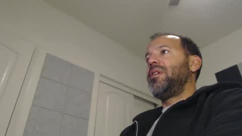 Snapshot of edge_masters chatting on December 14, 1:17 am EdgeM online show from December 14, 1:17 am