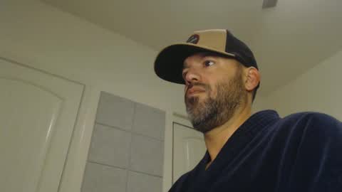 Snapshot of edge_masters chatting on December 25, 9:56 am EdgeM online show from December 25, 9:56 am