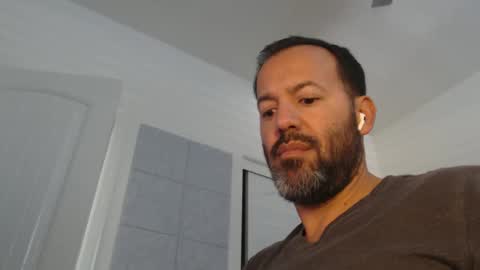 Snapshot of edge_masters chatting on January 3, 10:08 pm EdgeM online show from January 3, 10:08 pm