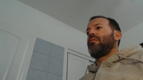 Snapshot of edge_masters chatting on February 7, 7:38 pm EdgeM online show from February 7, 7:38 pm