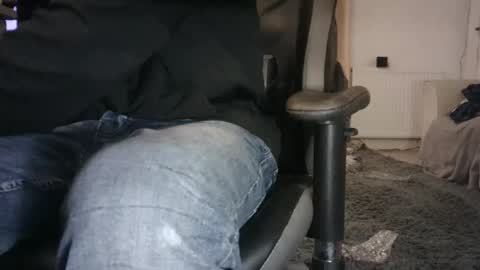 Snapshot of edged_biker chatting on January 3, 6:35 pm edged biker online show from January 3, 6:35 pm