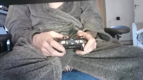 Snapshot of edged_biker chatting on February 18, 8:49 am edged biker online show from February 18, 8:49 am