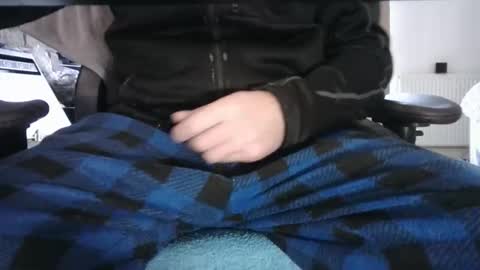 Snapshot of edged_biker chatting on December 1, 1:16 pm edged biker online show from December 1, 1:16 pm