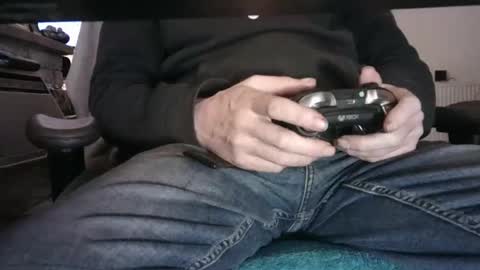 Snapshot of edged_biker chatting on February 23, 10:18 pm edged biker online show from February 23, 10:18 pm