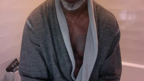 Snapshot of edgingdaddy chatting on June 27, 10:42 am Dad online show from June 27, 10:42 am
