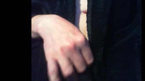 Snapshot of edinburgh79 chatting on February 13, 12:01 pm edinburgh79 online show from February 13, 12:01 pm