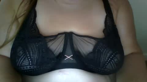 Snapshot of edith1237 chatting on July 27, 6:42 am edith1237 online show from July 27, 6:42 am