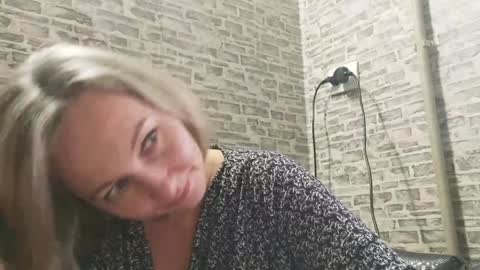 edithmanning online show from December 17, 11:49 am