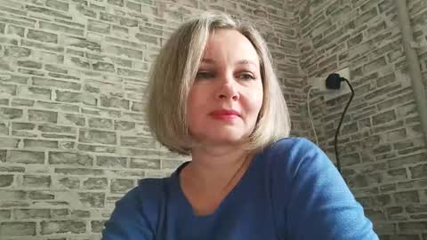 edithmanning online show from February 11, 6:08 am