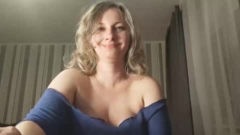 edithmanning online show from February 17, 6:03 pm