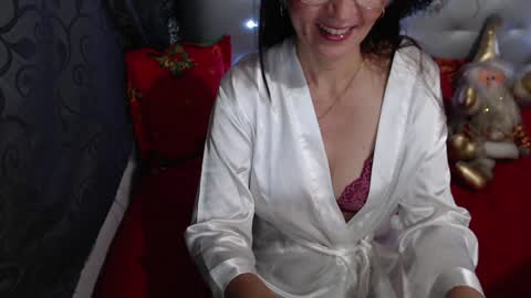 Snapshot of edixann_more chatting on December 16, 9:24 am Eddye online show from December 16, 9:24 am