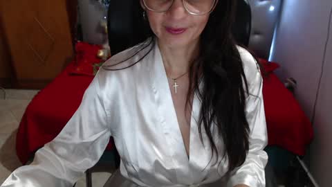 Snapshot of edixann_more chatting on December 29, 2:10 pm Eddye online show from December 29, 2:10 pm