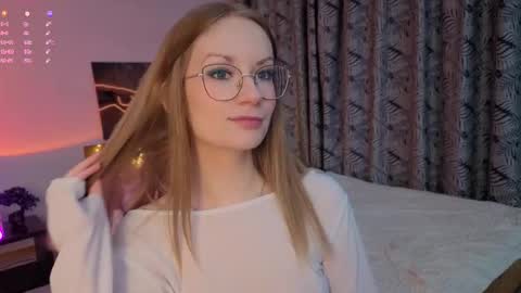 Snapshot of edlin_gail chatting on October 13, 2:39 pm Edlin Gali online show from October 13, 2:39 pm