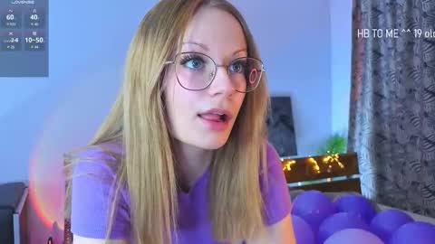 Snapshot of edlin_gail chatting on November 15, 1:36 am Edlin Gali online show from November 15, 1:36 am