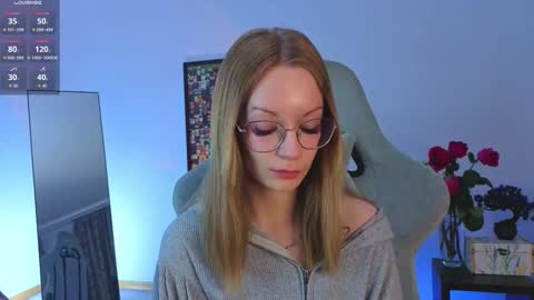 Snapshot of edlin_gail chatting on November 17, 1:33 am Edlin Gali online show from November 17, 1:33 am