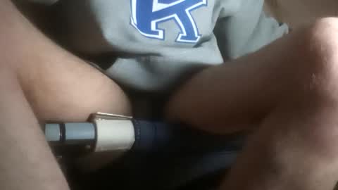 Snapshot of edmore1215 chatting on February 14, 9:39 am edmore1215 online show from February 14, 9:39 am