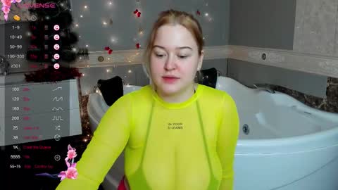 Snapshot of ednaadamse chatting on December 23, 1:36 am ednaadamse online show from December 23, 1:36 am